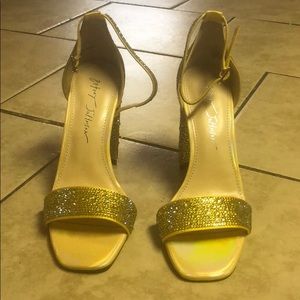 Betsy Johnson Gold Rhinestoned Diamond Heels
